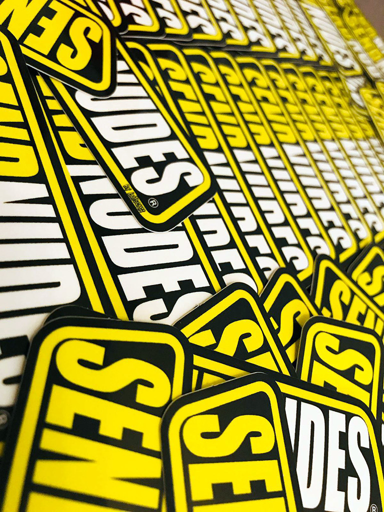 Lutschii Send Nudes Aufkleber/Sticker