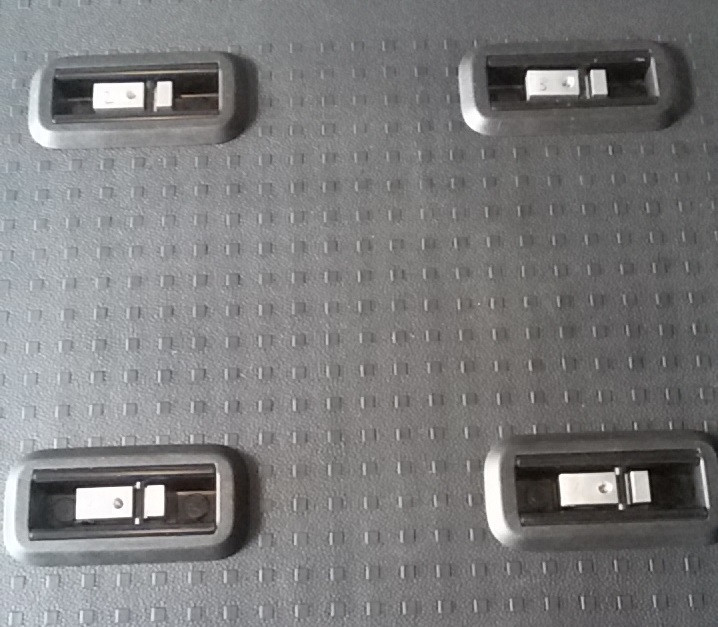 Einhängelasche für Ladeflächenumbau, für Volkswagen VW Bus T5/T6/T6.1