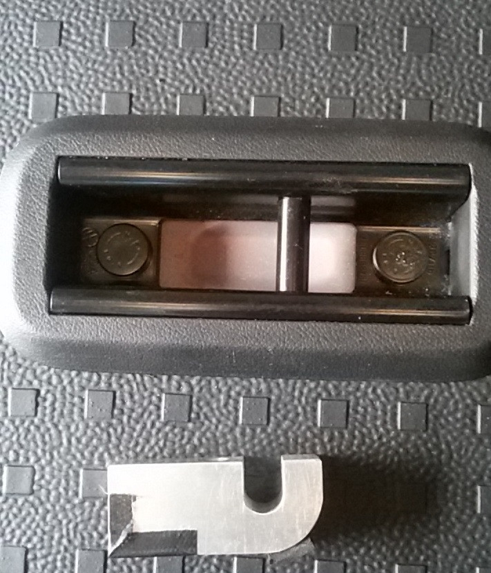 Einhängelasche für Ladeflächenumbau, für Volkswagen VW Bus T5/T6/T6.1